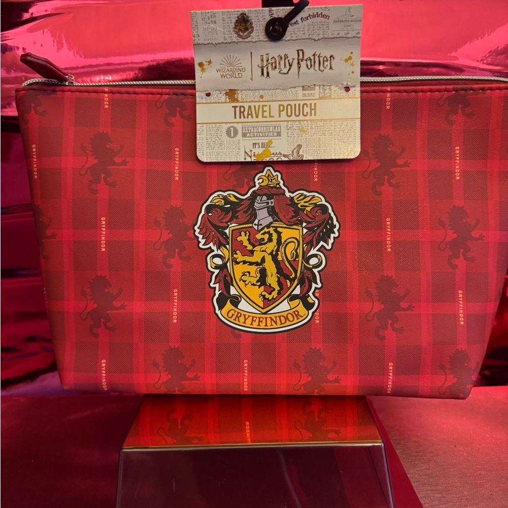Gryffindor Crest Red Travel Pouch
